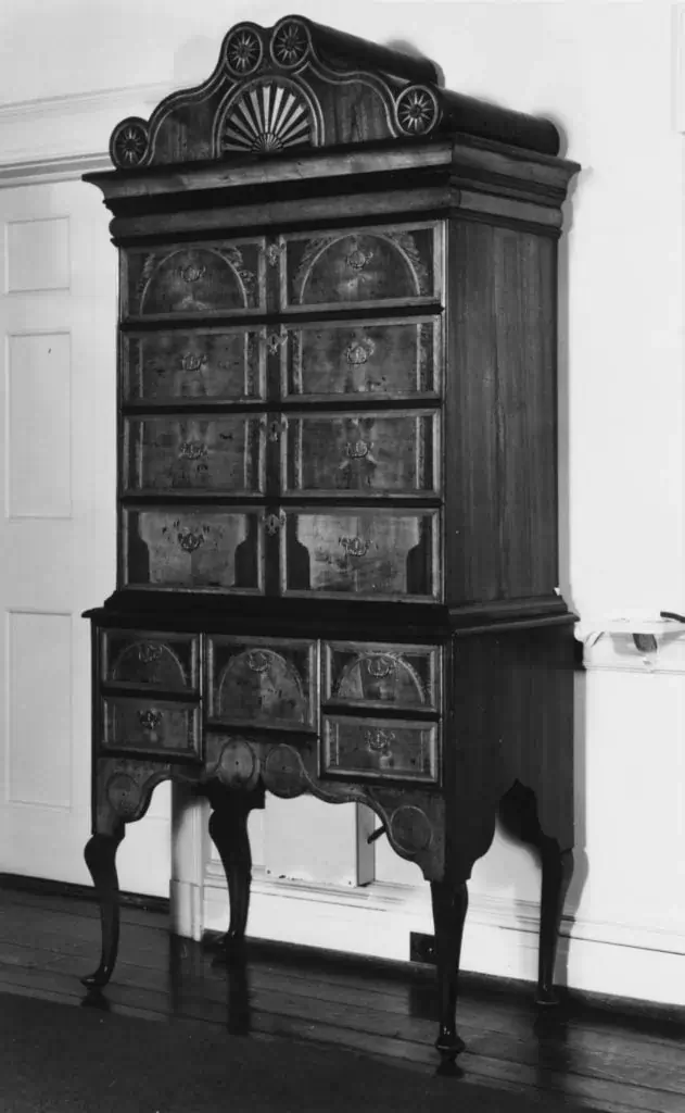 Colonial Chest